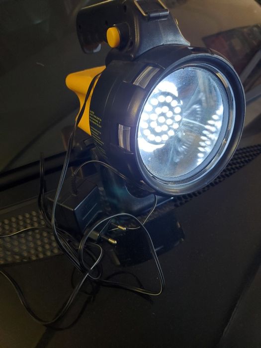 Фонарь диодный на акб.