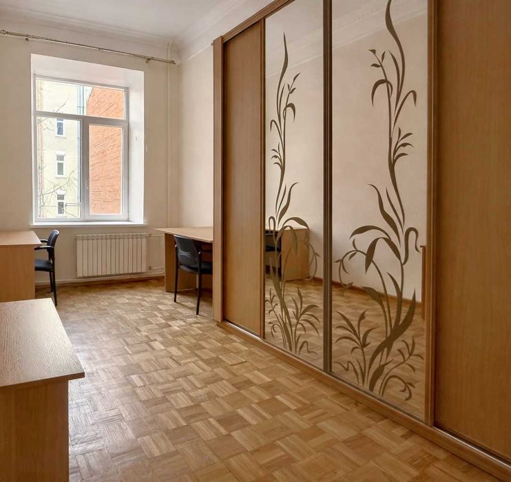 Продажа 3х ком квартиры Без комиссии вул. Саксаганского 41B,  тихий центр Киева