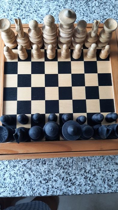 Jogo xadrez 22cm x 22cm com peças