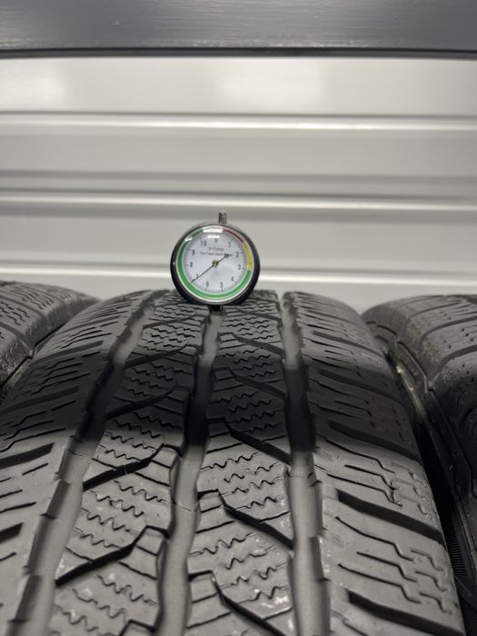 Зимові шини 205/65r16 C Continental. Ціна 2500 грн/шт.