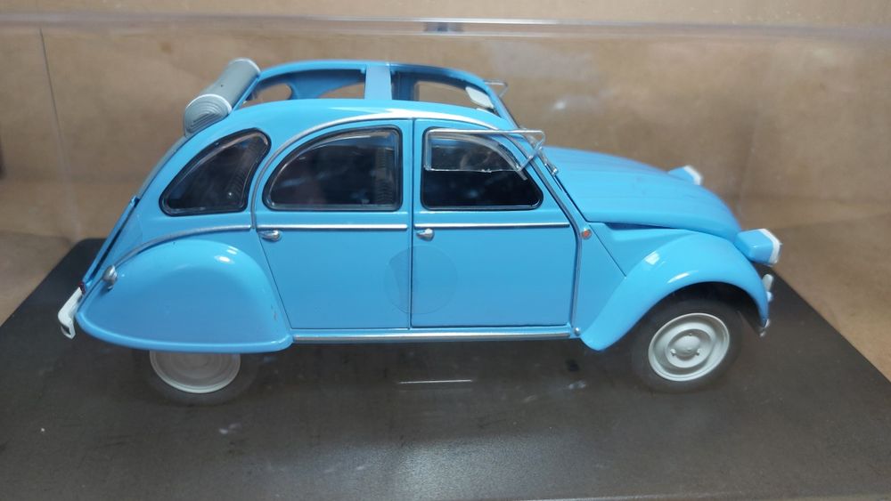 Citroen 2 CV 4 (1976) 1:24