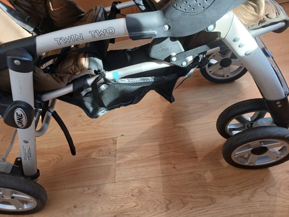 Carrinho passeio duplo gémeos ou irmãos idades próximas