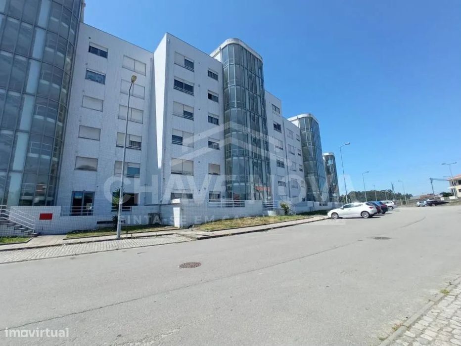 T3 c/ 2 Lugares de Garagem em Rio Tinto — Rio Tinto, Porto