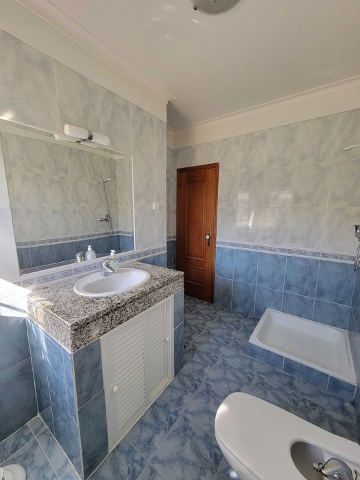 Quarto para arrendar charneca de Caparica
