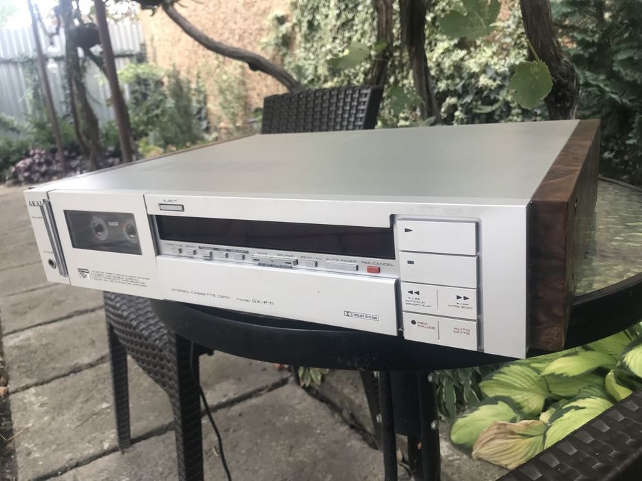 Продам кассетную деку  Akai GX-F 71