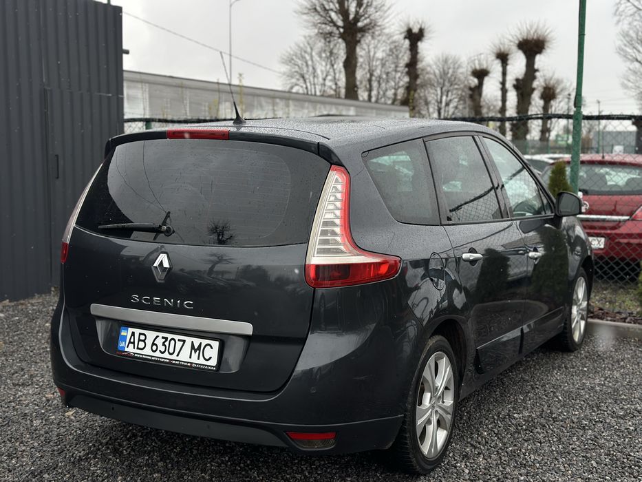 Продам Renault Grand Scenic 2010