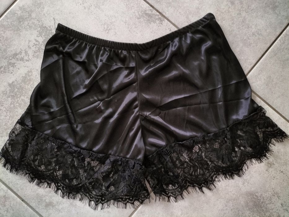 Piżamka damska z koronką