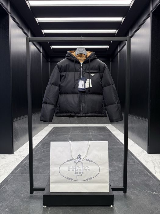 Prada re neylon куртка зимова жіноча прада нейлонова пухова