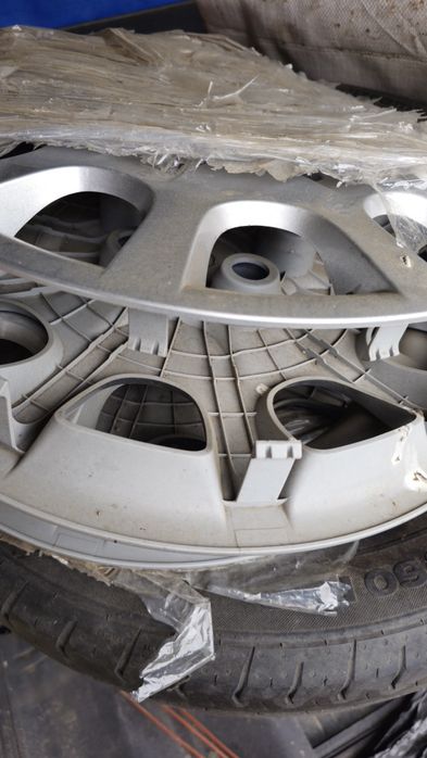 Kołpaki i opony letnie do Hyundai i30