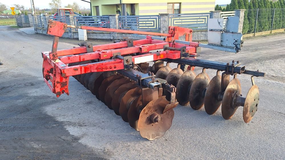 Talerzówka zawieszana 2.8m Quivogne brona