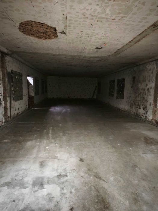 Здаються складські приміщення, с. Великі Лази Код: 18220