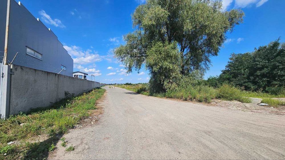 Продаж комерційних, промислових та складських ділянок — Погреби