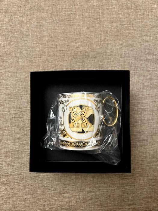 Kubek K Versace Virtus Alphabet