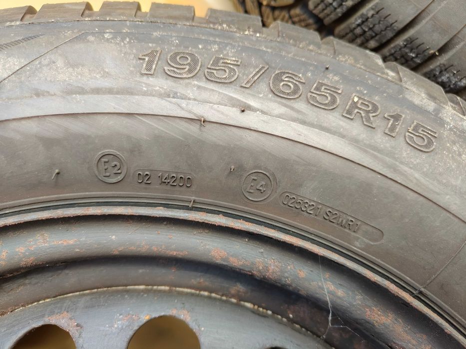 opony zimowe Firestone Winterhawk 3 195/65/15 felgi stalowe + kołpaki