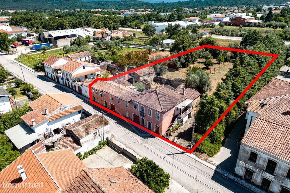 10-Bedroom Detached House for Sale