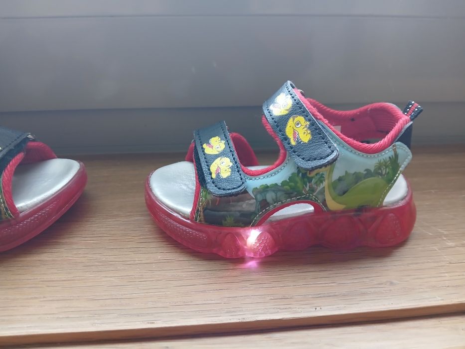 Vendo Sandálias Menino