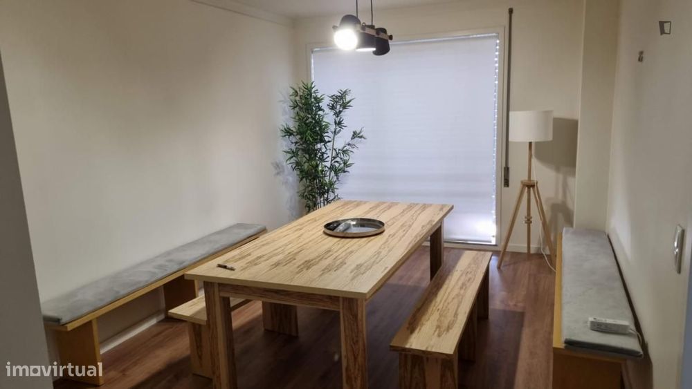 Quarto - localizado em Senhora da Hora Porto