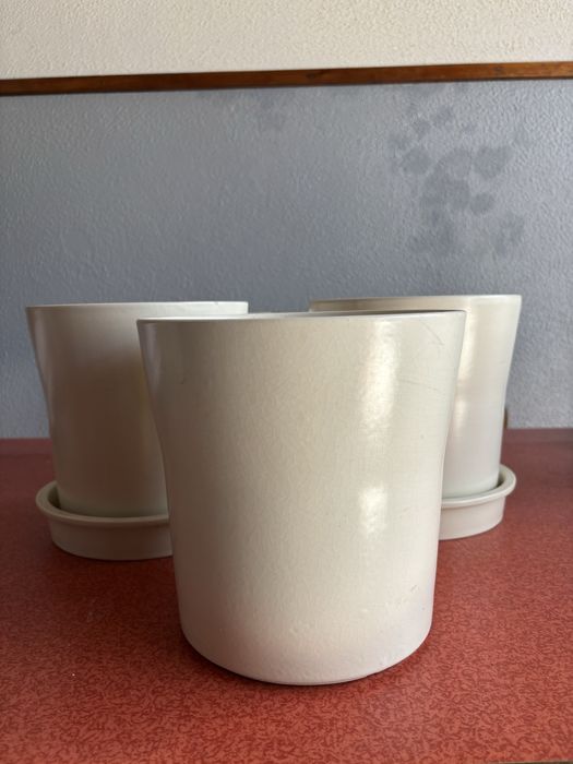 Conjunto de 5 vasos brancos