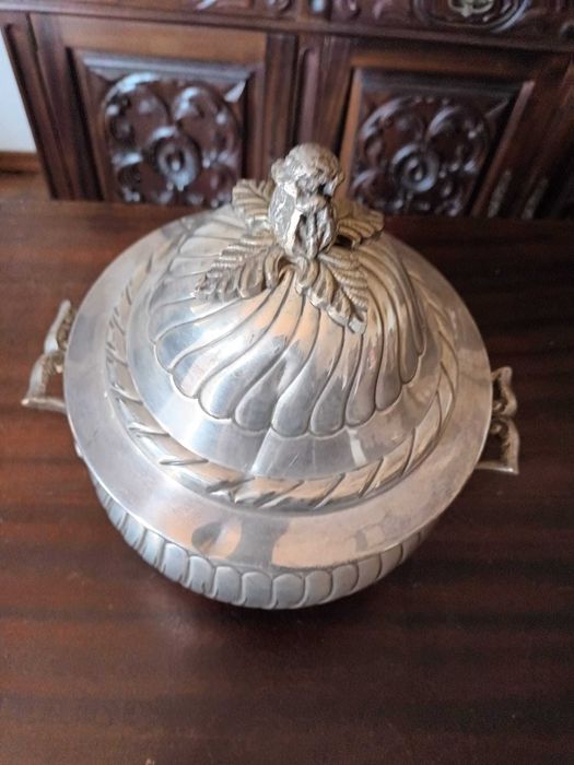 Ceramic dish with metal plate435434525316229123