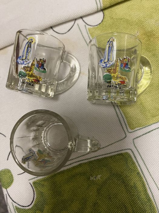 3 shot glasses64738889283074123