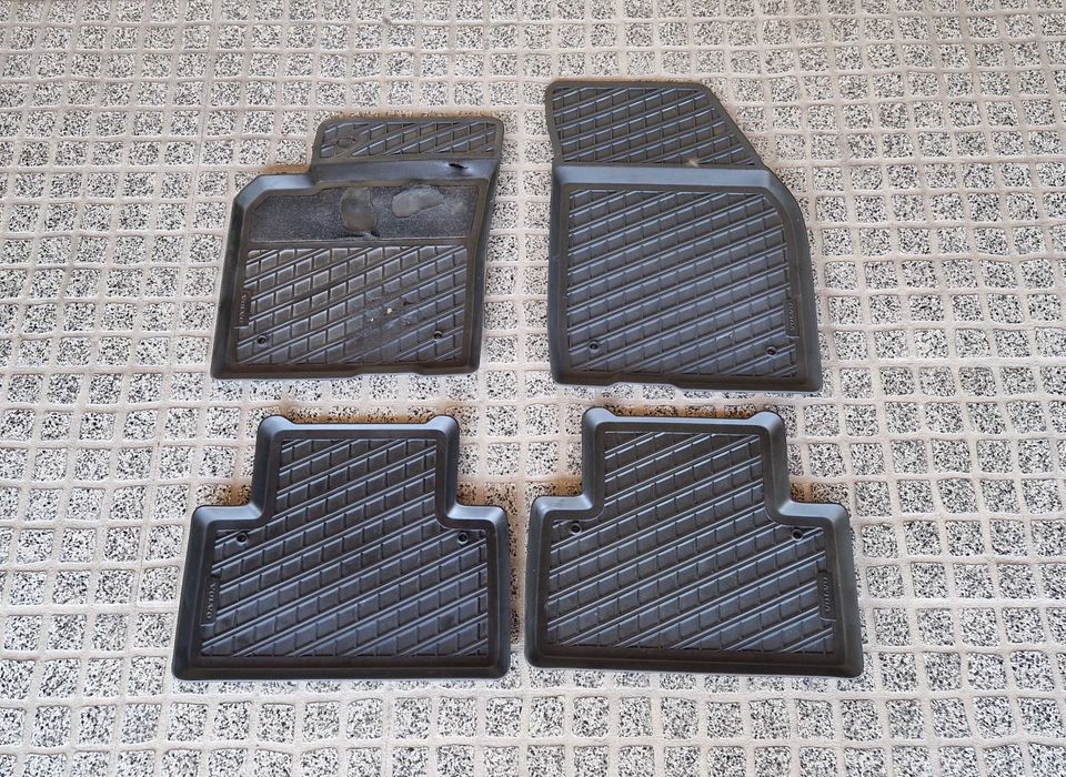 Volvo s40 II - Tapetes de borracha (origiais)