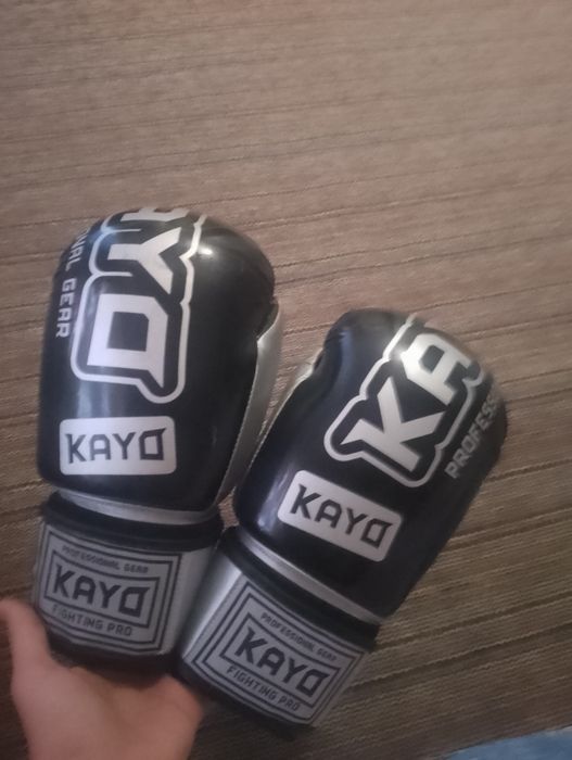 Продам перчатки Kayo. Розмір 10oz