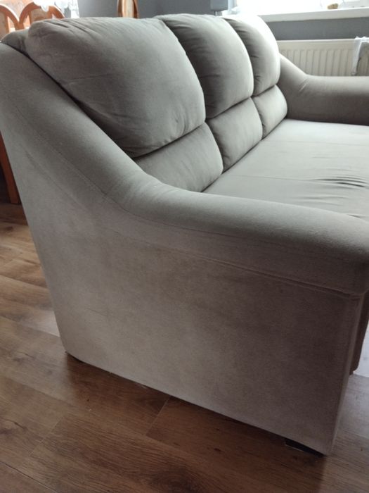 Sofa trzyosobowa z funkcją spania. Do odświeżenia