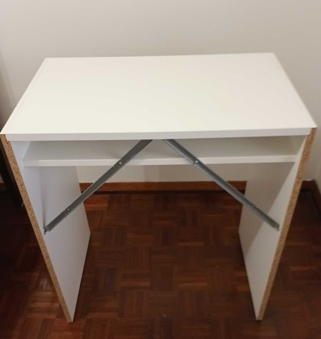 Secretária IKEA Torald como nova