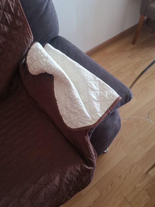 Capa para sofá castanha