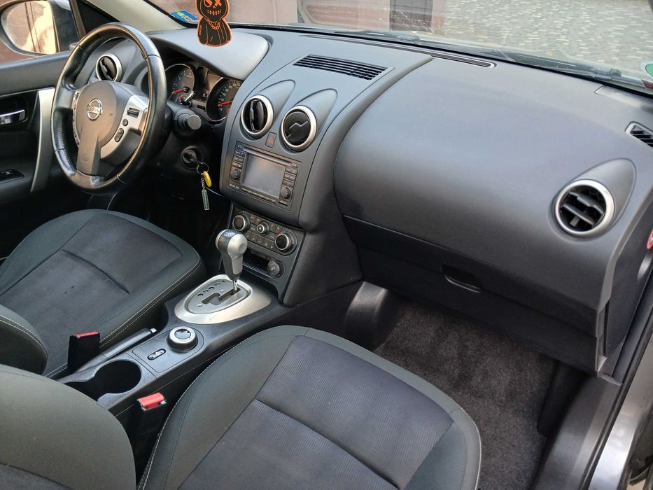 Nissan Qashqai автомобіль