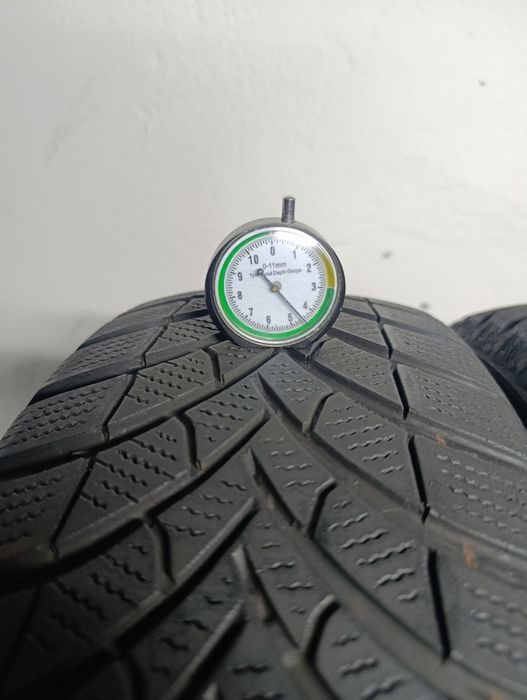 Шини резина 215*65 R17 Semperit