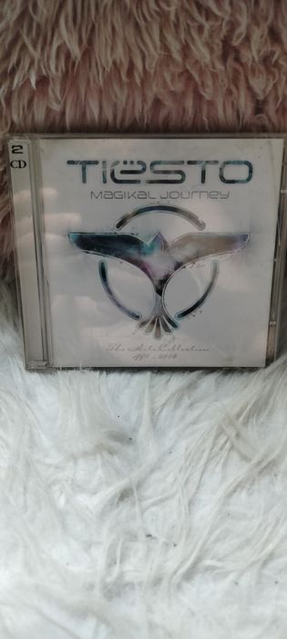 Dwupłytowe wydanie kompilacyjne przebojów Tiësto pt. "Magikal Journey: The Hits Collection 1998-2008".Płyta CD