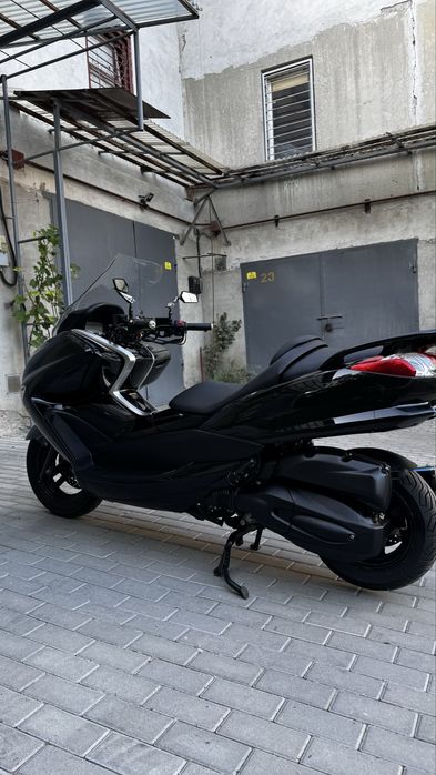 Yamaha Majesty250