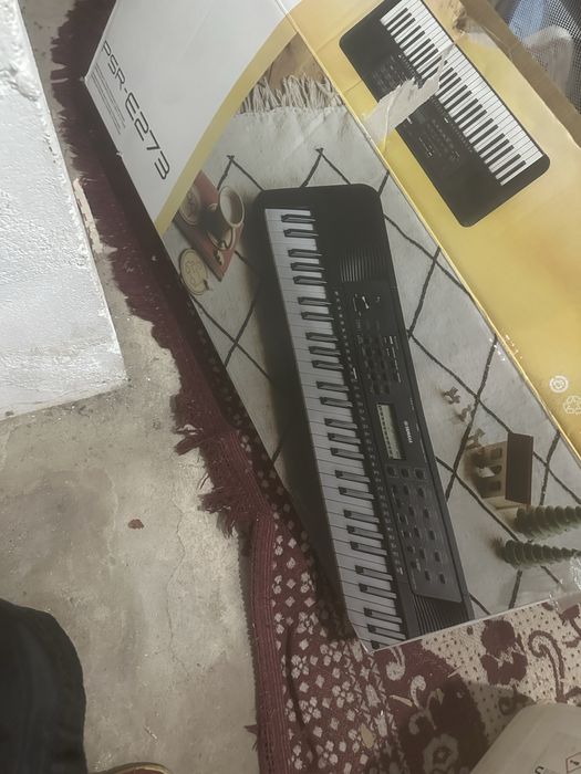 Teclado praticamente novo