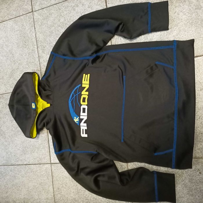 BLUZA z kapturem dla chłopaka rozmiar 146/152 cm