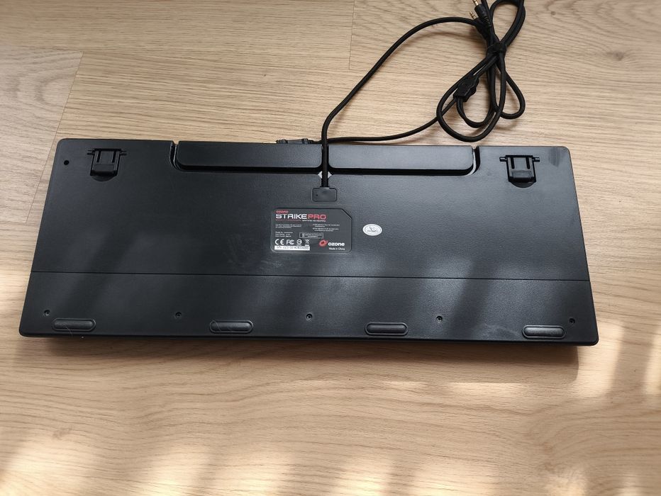 Teclado mecânico OZONE STRIKEPRO