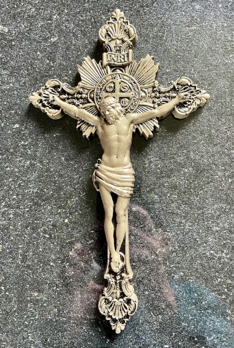 Різний декор памʼятників