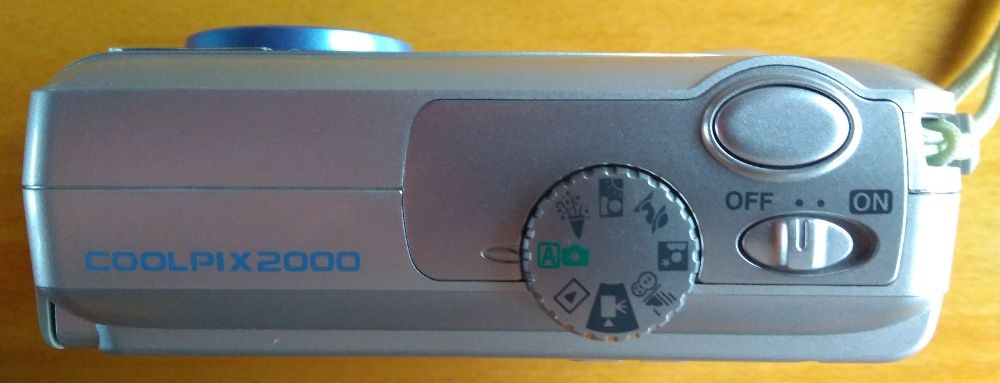 Máquina fotográfica Nikon Coolpix 2000