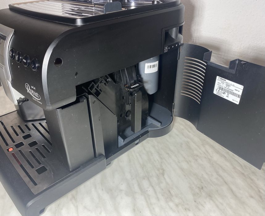 Кавомашина Saeco Royal.