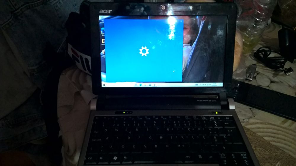 Portátil Acer com carregador