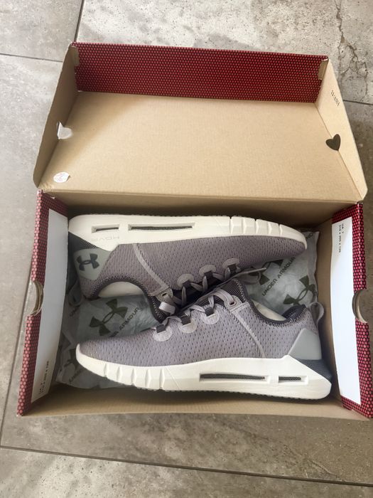 Кросівки Under Armour HOVR SLK жіночі
