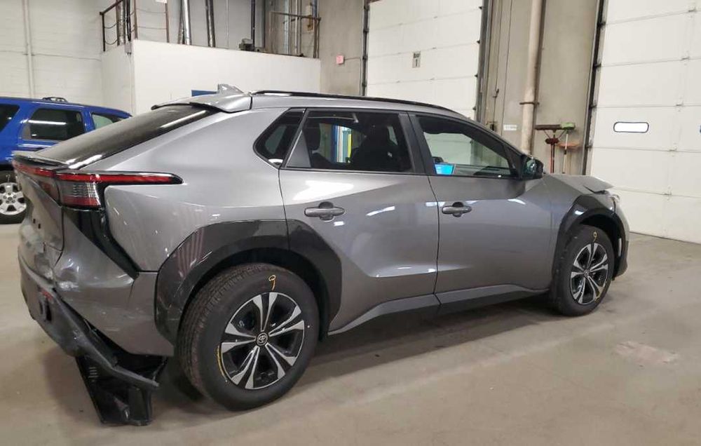 разборка  bZ4X розбірка запчастини запчасти