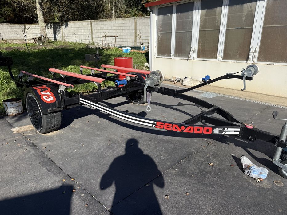 Atrelado duplo para moto de agua