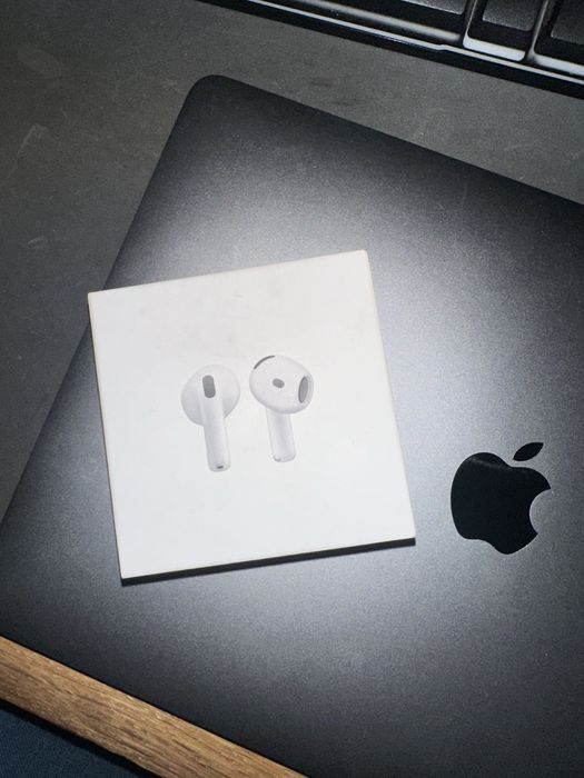 Продам Airpods 4