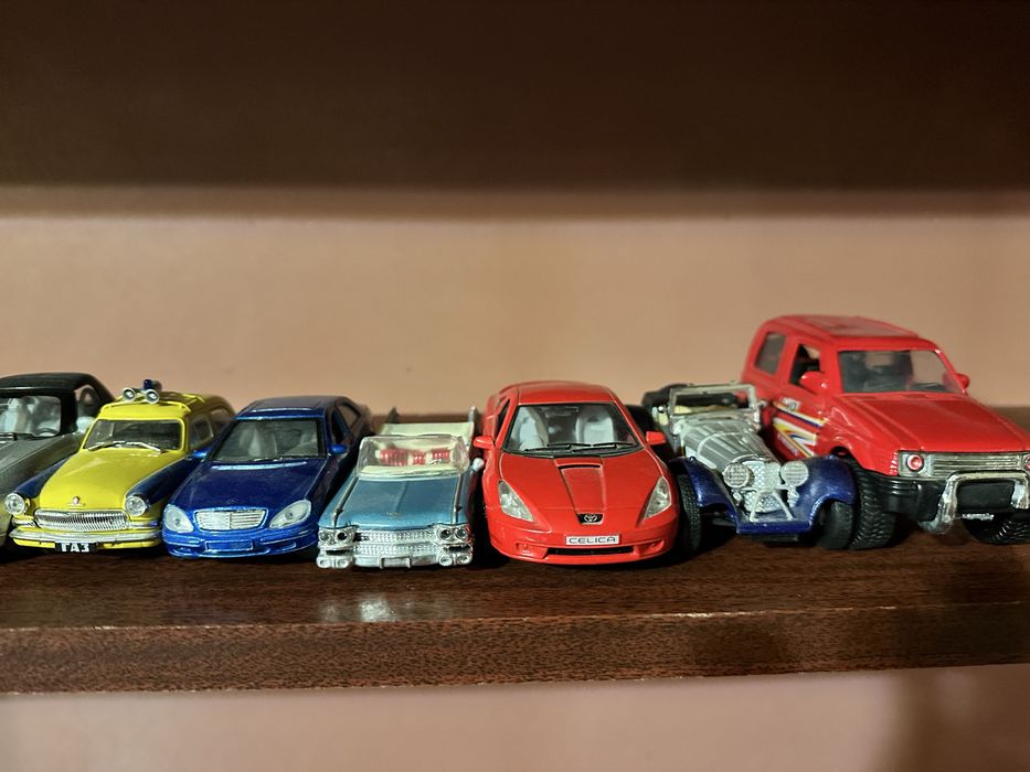 Продам модели танков, автомобилей от разных фирм.