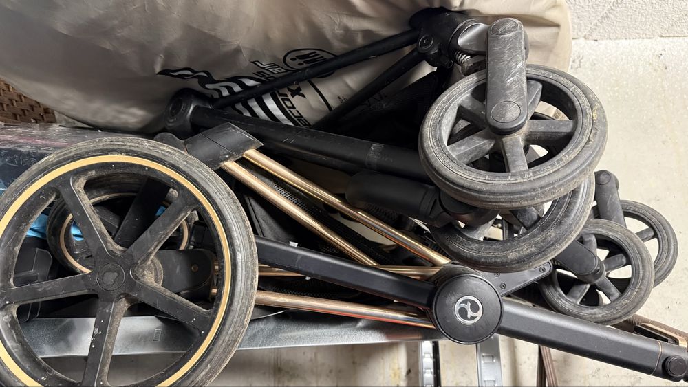 Cybex Priam 2.0 gold rose spacerowka czarny