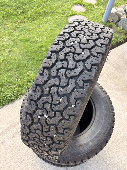 Zestaw opony 4x4 terenowe. 215 75/16