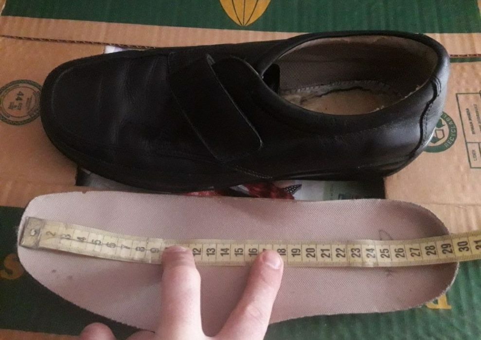 Макасини фірми clarks оригінал 

Розмір по бірці: 28.5-29см 

Взуття