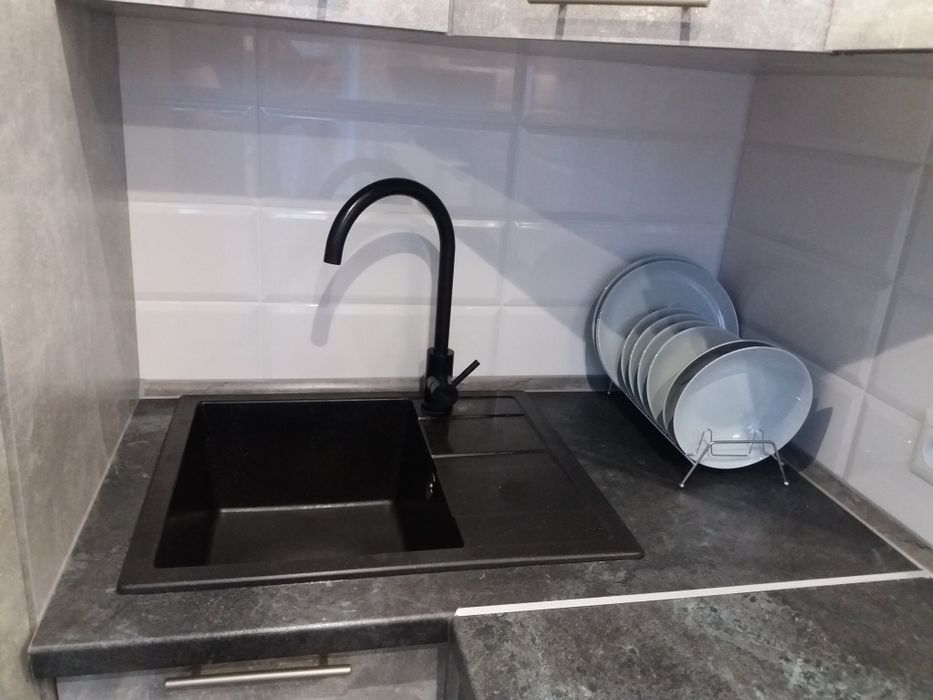 Здам подобово р-н вокзалу 1 кімнатну квартиру.Студія.(Перша здача).