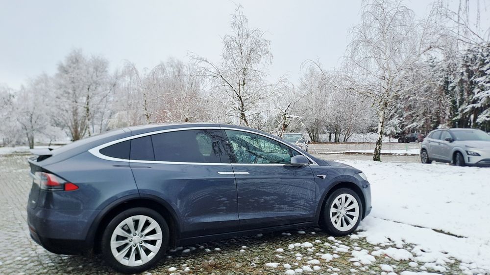 Tesla Model X 100D